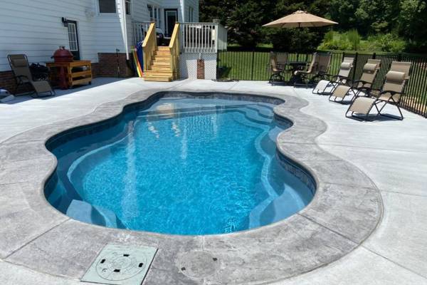 BR billabong splash fiberglass pool